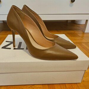 Schutz Lou Lo Nappa Leather Pump Size 7B